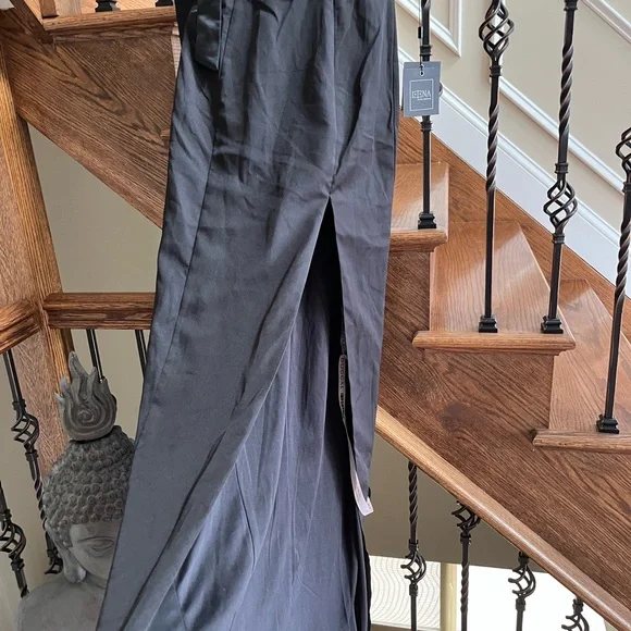 NWT IEENA FOR MAC DUGGAL
Black Square Neck Tie Strap Slit Gown Size 4 - Picture 6 of 10